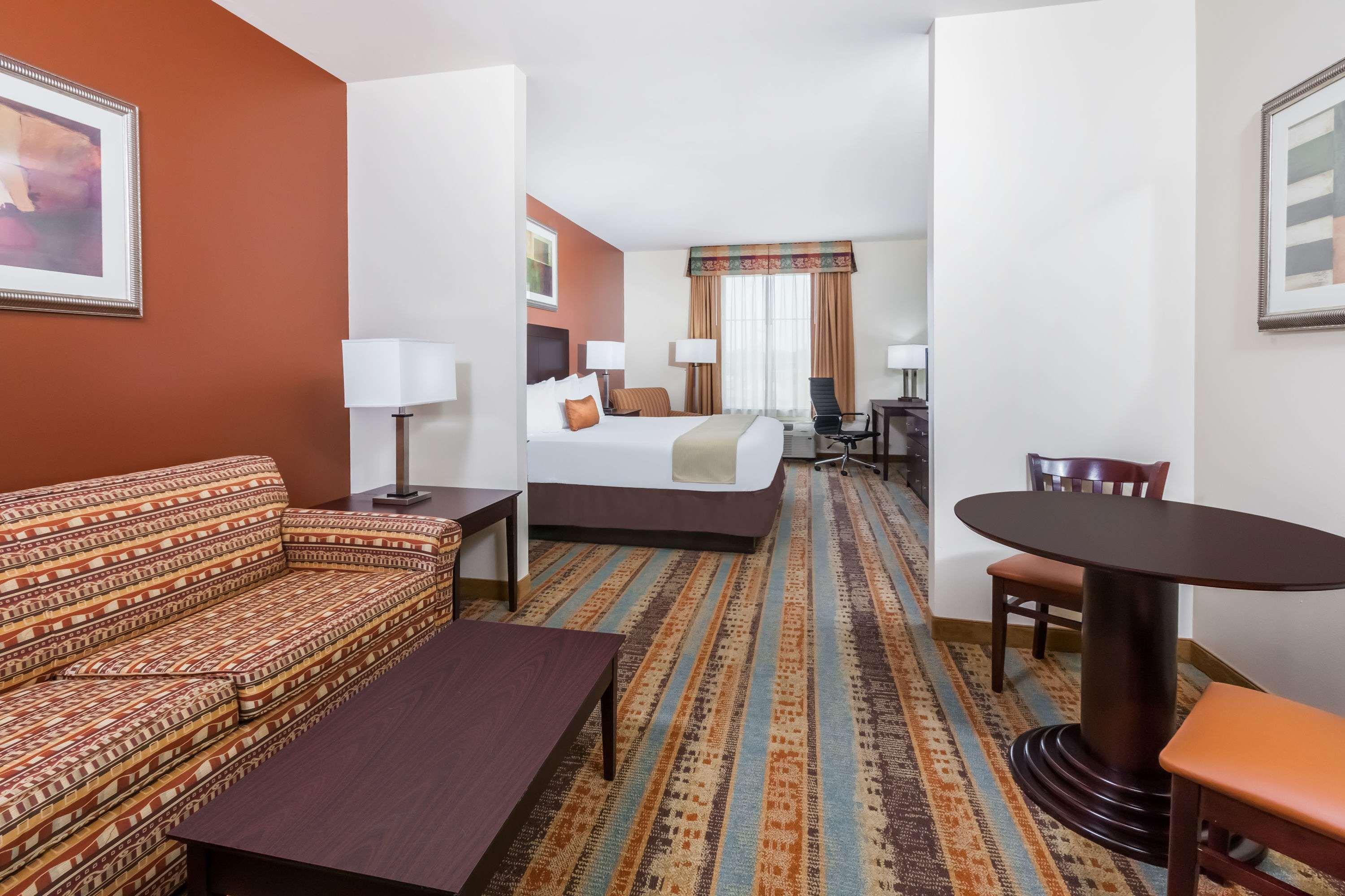 Baymont By Wyndham Henderson Hotel Exterior foto